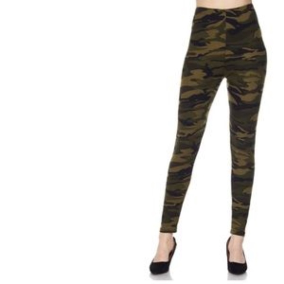 NWT Camouflage Print Pants - Picture 2 of 6